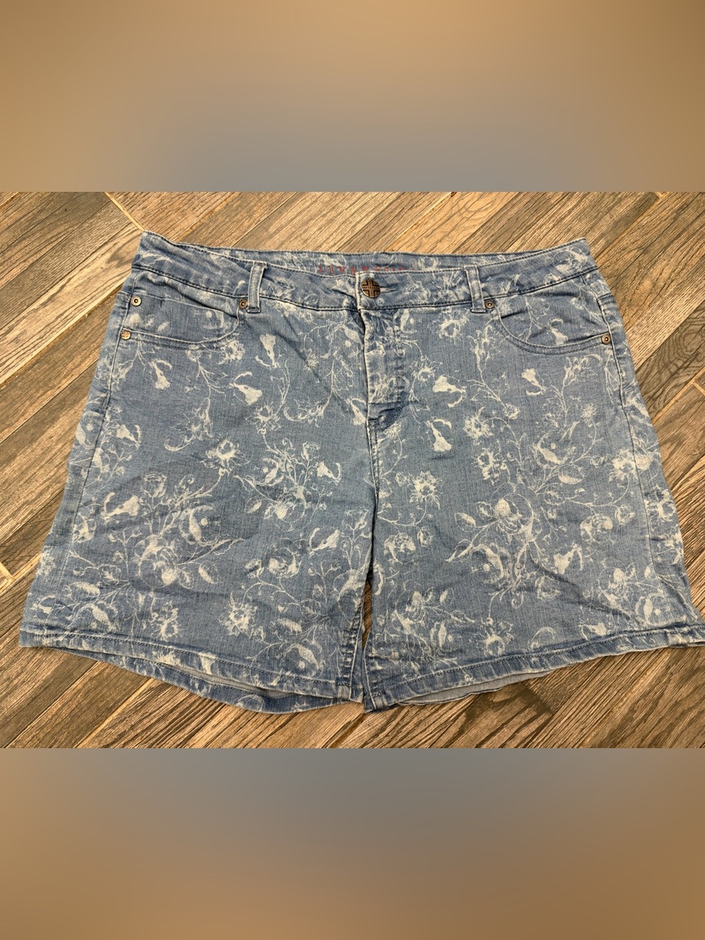 Liverpool Women’s Linda floral/boho print shorts - size 32